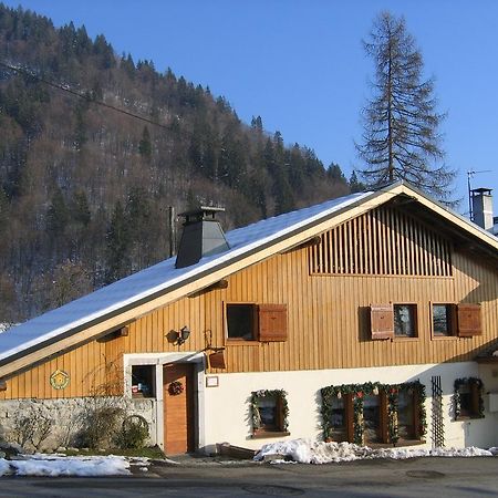 Gite Des Moulins Samoëns Buitenkant foto