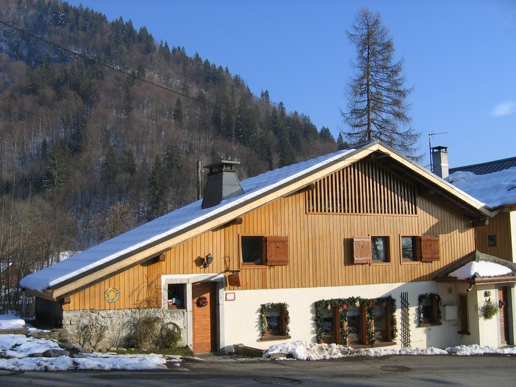 Gite Des Moulins Samoëns Buitenkant foto