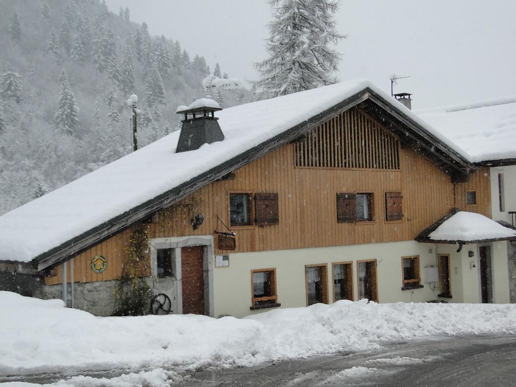 Gite Des Moulins Samoëns Buitenkant foto